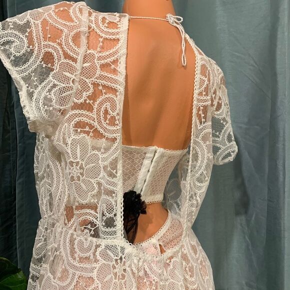 Victoria’s Secret embroidered lace high-low Kimono - Picture 12 of 13